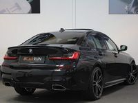 tweedehands BMW 330e 3-SERIE292pk M-Sport Performance Pack | Schuif/Kantel dak | Memory | Leder | Carbon | Live Cockpit | LED | Sfeerverlichting | Carplay | Draadloos Laden | DAB | Stoelverwarming.