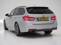 tweedehands BMW 318 3-SERIE Touring i LCI M Sport Shadow-Line | Panoramadak | LED | Leder | Camera | DAB+