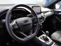 tweedehands Ford Focus Wagon 1.5 EcoBoost 182PK ST-Line | Trekhaak | Winterpack | Navigatie | 18''