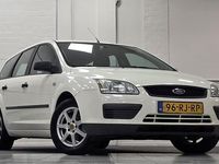 Occasion Ford Focus Trend 101 PK (74 kW) 2005 Wit Stationwagen
