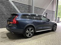 tweedehands Volvo V60 CC T5 AWD Pro | Panoramadak | Trekhaak | Camera | Led
