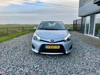 Occasion Toyota Yaris 75 PK (55 kW) 2013 Grijs Hatchback