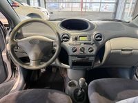 Occasion Toyota Yaris Sol 86 PK (63 kW) 2001 Grijs Hatchback