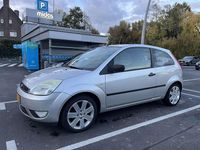 Occasion Ford Fiesta Futura 69 PK (50 kW) 2005 Grijs Hatchback