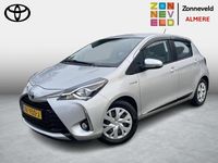 Occasion Toyota Yaris Hybrid Design 101 PK (74 kW) 2018 Grijs Hatchback