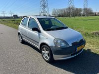 Occasion Toyota Yaris Luna 86 PK (63 kW) 2000 Grijs Hatchback