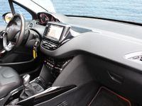 tweedehands Peugeot 2008 SUV 1.2 PureTech 110pk GT-Line | Navigatie | 17 Inch lichtmetaal | Grip control | Trekhaak |