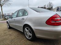 tweedehands Mercedes E240 Elegance in uitstekende staat