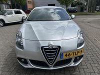 Occasion Alfa Romeo Giulietta Distinctive 170 PK (125 kW) 2012 Grijs, metallic lak Hatchback