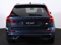 tweedehands Volvo XC60 Recharge T8 AWD Ultimate Dark - LONG RANGE - Panorama/schuifdak - IntelliSafe Assist & Surround - 360º Camera - Verwarmde voorstoelen, stuur & achterbank - Parkeersensoren voor & achter - Elektr. bedienb. voorstoelen met geheugen - Draadloze te