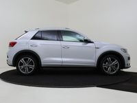 tweedehands VW T-Roc 1.5 TSI Sport Business R | Achteruitrijcamera | Digital cockpit Pro | LED verlichting | Navigatie | Adaptieve Cruise control | Draadloze telefoonlader | Elektrische achterklep |