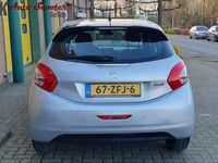 tweedehands Peugeot 208 1.2 VTi Envy / Navigatie! Mooie/Nette Auto! Airco/