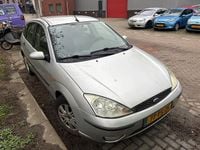Occasion Ford Focus Futura 101 PK (74 kW) 2004 Grijs (metallic) Hatchback