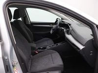 tweedehands VW Golf VIII 1.0 eTSI Life | Led Koplampen | Apple Carplay & Android Auto | Dab Audio |