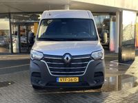 tweedehands Renault Master T35 2.3 dCi 135 L2H2 Work Edition NAVIGATIE | ACHTERUITRIJCAMERA | PARKEERSENSOREN VOOR EN ACHTER | TREKHAAK | BETIMMERING LAADRUIMTE