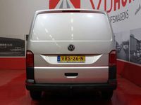 tweedehands VW Transporter 2.0 TDI 115 pk L2H1 PDC/Trekhaak/Cruise/Airco