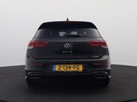 tweedehands VW Golf VIII 1.5 eTSI R-Line Camera Adapt. Cruise Sportstoelen Sfeerverlichting