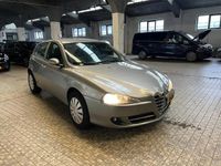 tweedehands Alfa Romeo 147 1.6 Leder loopt 3 cilinder