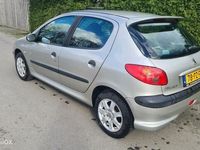 tweedehands Peugeot 206 Airco 5 deurs APK 2-25 INRUILKOOPJE