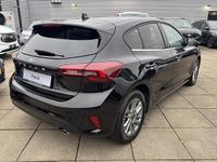 Nieuw Ford Focus Titanium 125 PK (91 kW) 2025 Zwart Hatchback