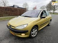 Occasion Peugeot 206 Premium 75 PK (55 kW) 2003 Geel Hatchback