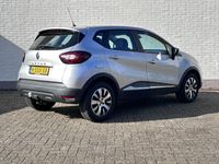 tweedehands Renault Captur 0.9 TCe Limited / Trekhaak / Navigatie / Climate / Cruise / automatisch dimlicht /