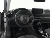 tweedehands Peugeot e-2008 EV Allure 50 kWh €2.000 Subsidie Apple Carplay Parkeersensoren Climate Control 17 Inch Lichtmetaal