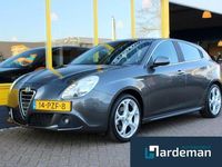 Occasion Alfa Romeo Giulietta Distinctive 170 PK (125 kW) 2011 Grijs Hatchback