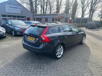 tweedehands Volvo V60 1.6 T3 Summum , navigatie , pdc