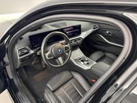 Occasion BMW 330 184 PK (135 kW) 2024 Zwart Sedan