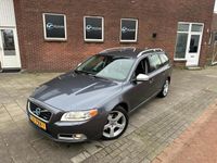 tweedehands Volvo V70 2.0T R-Edition / AUTOMAAT / DEALER ONDERHOUDEN / NAVI-MULTIEMEDIA