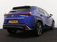 tweedehands Lexus UX 250h F Sport Design | Leer | Stoelverwarming | Apple Ca