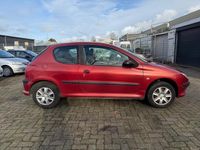 Occasion Peugeot 206 75 PK (55 kW) 2007 Rood Hatchback
