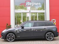 tweedehands Mini Cooper Clubman 2.0 S KNIGHTSBRIDGE EDITION 192PK AUTOMAAT | HARMAN KARDON | PANORAMISCH SCHUIF / KANTEL DAK | LEDEREN BEKLEDING INCL. COMFORT STOELEN | NAVIGATIE | ACHTERUITRIJCAMERA | PARKEERSENSOREN VOOR / ACHTER | APPLE CARPLAY | AFNEEMBARE TREKHA