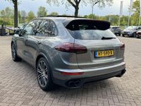 tweedehands Porsche Cayenne 3.0 S E-Hybrid / Panoramadak / Luchtvering / 21'' / Sportchrono / Leder / Stoelverwarming