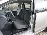 tweedehands VW e-up! 82pk | Climatronic | Navigatie | All season banden