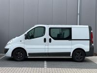 tweedehands Renault Trafic 2.5 dCi Automaat Dubbelcabine Airco Parkeersensor 6 persoons Trekhaak Onderhoudhistorie