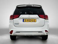 Occasion Mitsubishi Outlander P-HEV Intense 68 PK (50 kW) 2023 Wit SUV