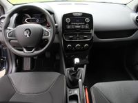tweedehands Renault Clio IV TCe 90 Life / Airco / Radio / Metaalkleur / Bluetooth telefoonvoorbereiding / DAB / Cruise control / LED dagrijverlichting / Achterspoiler / Stuurwiel multifunctioneel / Dealer onderhouden (Herwers)