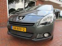 Occasion Peugeot 5008 Family 157 PK (115 kW) 2011 Grijs MPV