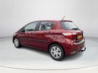 Occasion Toyota Yaris Hybrid Active 101 PK (74 kW) 2019 Rood Hatchback