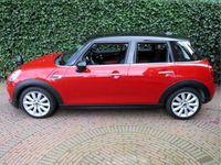 tweedehands Mini Cooper 1.5 Chili 5-deurs F55 automaat met LED, XL-navi, A.camera en 17"