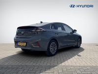 tweedehands Hyundai Ioniq Premium EV 38 kWh *SUBSIDIE MOGELIJK* Navigatie Camera Adapt. Cruise Control Stuur- + Stoelverwarming Geheugenstoel Stoelventilatie Rijklaarprijs!