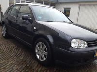 tweedehands VW Golf IV 2.0 Highline ,5 deurs,recent nwe distributiesnaar en waterpomp,velours / climatronic / cruisecontrol / trekhaak.