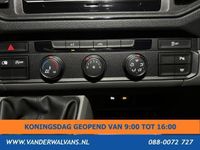 tweedehands VW Crafter 2.0TDI 140pk L4H3 (Oude L3H2) Euro6 Fabrieksgarantie Airco | Camera | Apple Carplay Parkeersensoren, Android Auto, Bijrijdersbank
