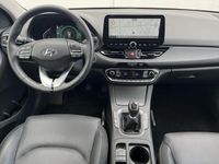 tweedehands Hyundai i30 Wagon 1.5 T-GDi MHEV 160PK Premium / Lederen bekleding / Navigatie / Keyless / Achteruitrijcamera / Climate control / Dodehoekdetectie / Stoelventilatie en stoelverwarming /