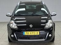 tweedehands Renault Clio Estate 1.5 dCi Collection/ Navi/ Airco/ Cruise/ Elek. pakket/ Isofix/ Bluetooth/ Armsteun/ Multi. LEDER. Stuur/ Mistl./ Dakrails/ Extra getint glas.