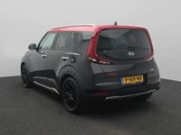 tweedehands Kia Soul EV ExecutiveLine 64 kWh | SUV Pack | 17" Lichtmetalen velgen | Warmt