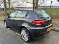 tweedehands Alfa Romeo 147 1.6 T.Spark Collezione II nap nieuwe apk