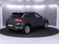 tweedehands VW T-Roc 1.5 TSI Style 150 pk Automaat (DSG) | Navigatie | Parkeersensoren | Achteruitrijcamera | Autom. airco